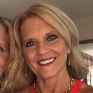 Meet your Posher, Deb